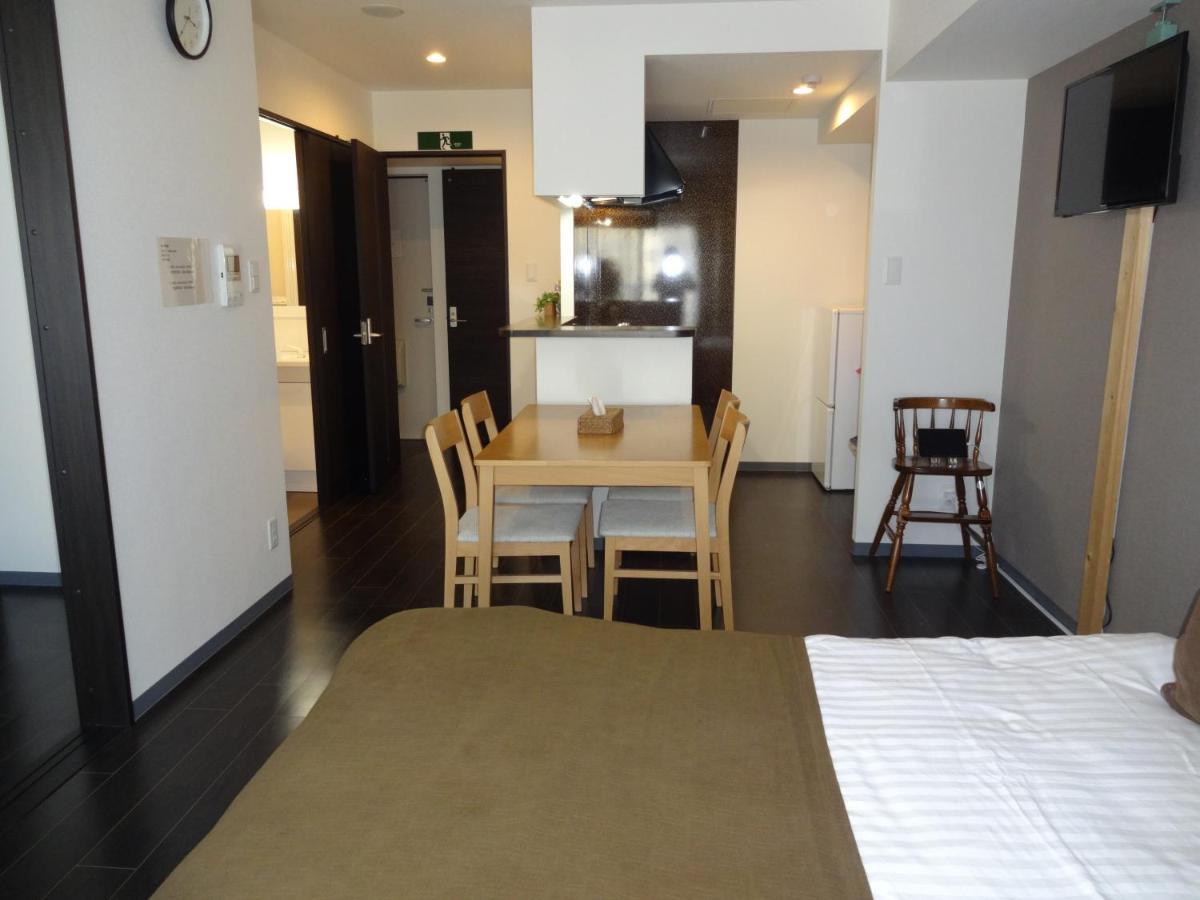 ようこそ札幌へ! 大通公園まで地下鉄10分 定員6名 Firetv完備 1階はセコマ Apartment Exterior photo